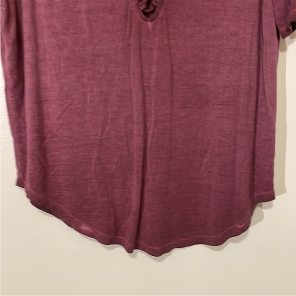 Me To We | V-Neck Lace-up Short Sleeve Top - Picture 6 of 10